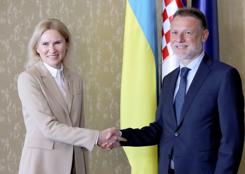 [FOTO] U Hrvatsku stigla potpredsjednica ukrajinskog parlamenta, susrela se s Jandrokovićem: 'Hrvatska će i dalje pomagati Ukrajinu'