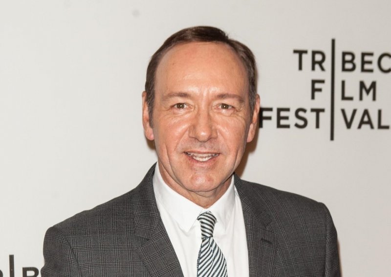 Kevin Spacey nakon podizanja optužnice za seksualne napade na trojicu muškaraca: 'Otići ću u Britaniju da bih se suočio s optužbama'