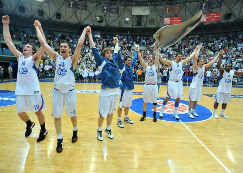 Cibona danas rješava dugove ili propada