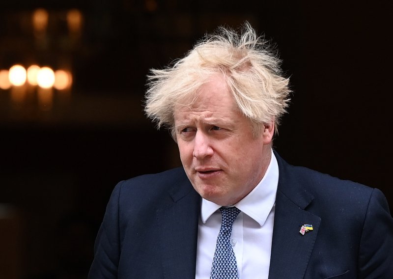 Johnson sa Zelenskim: G7 radi na pronalasku načina za nastavak izvoza žitarica iz Ukrajine