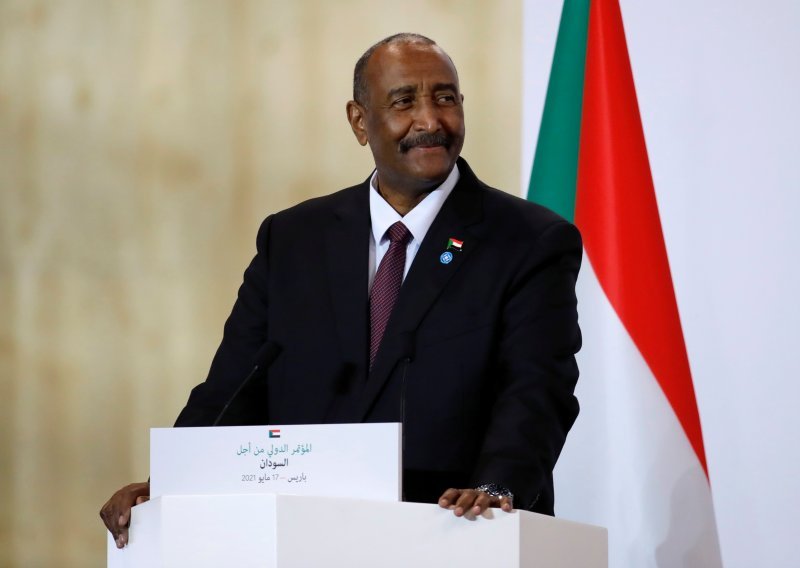 Sudanski vojni čelnik ukinuo izvanredno stanje