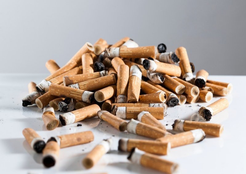 Duhanska industrija jedan od najvećih zagađivača okoliša - Samo se u opušcima nalazi 7000 kemikalija