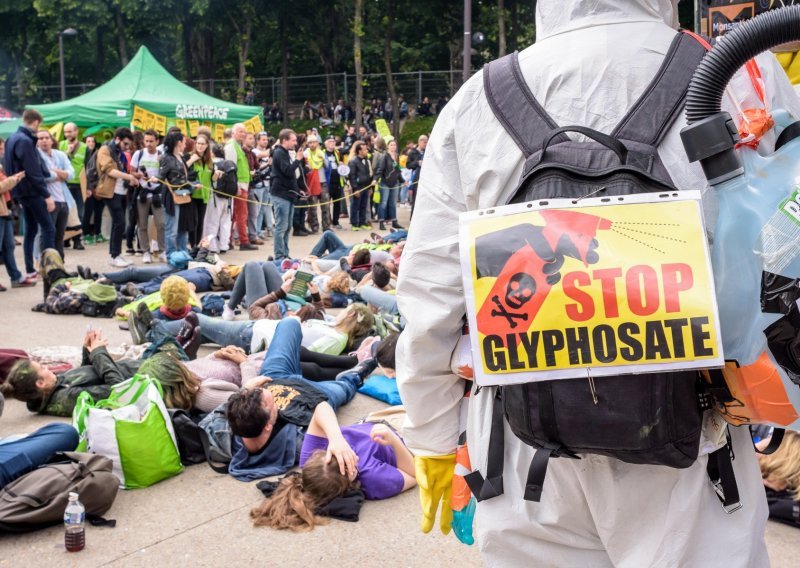 EU poklopio zelene aktiviste: Kontroverzni herbicid glifosat ipak nije kancerogen, čeka se odobrenje za njegovu ponovnu upotrebu