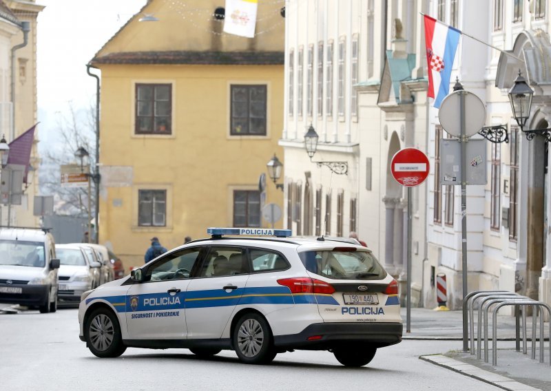 U centru Zagreba zaustavljen mladić u prometu: Nikad nije položio vozački pa mu je oduzet automobil i mora platiti 15 tisuća kuna