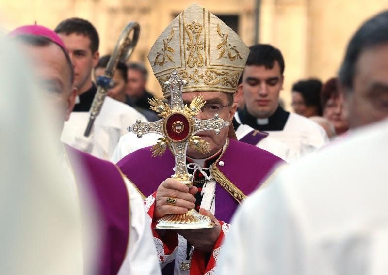 Kardinal Bozanić predvodio misu na blagdan Tijelova