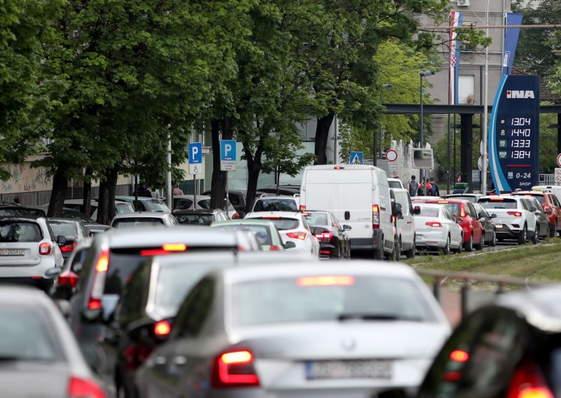 Oglasila se Ina: Rafinerija Rijeka radi punim kapacitetom, goriva ima, ne uvozi ga se iz Mađarske