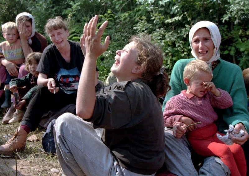 EU pays respect to Srebrenica genocide victims