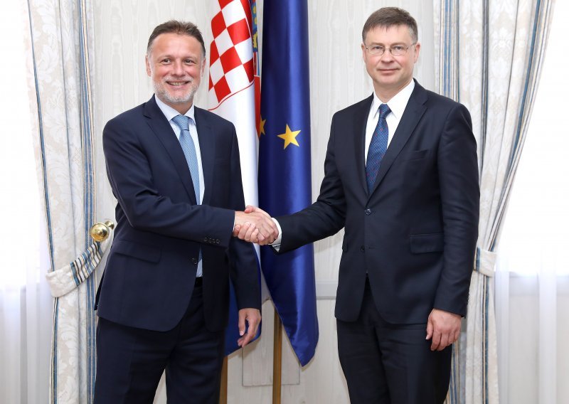 Dombrovskis posjetio Sabor, Jandroković najavio: Zbog uvođenja eura morat ćemo mijenjati 77 zakona