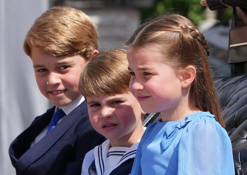 Djeca princa Williama i Kate Middleton na okupu: Najmlađi sin Louis prvi put u javnosti u društvu sestre Charlotte i brata Georgea