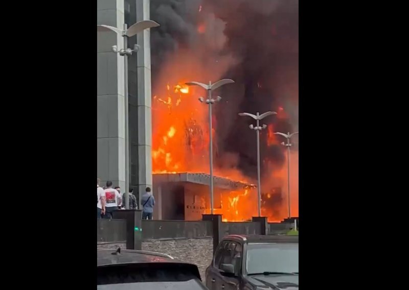 [VIDEO] Gori poslovni centar u Moskvi! Ozlijeđene dvije osobe, mnoštvo zarobljenih u zgradi