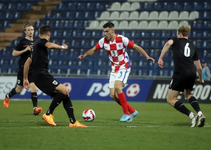 [VIDEO] Pogledajte nevjerojatan poraz 'malih vatrenih'; Hrvatska je vodila do 91. minute, a onda primila dva gola u sudačkoj nadoknadi