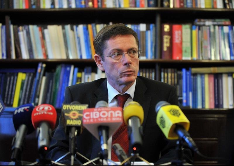 Šimonović napušta Vladu do 15. srpnja