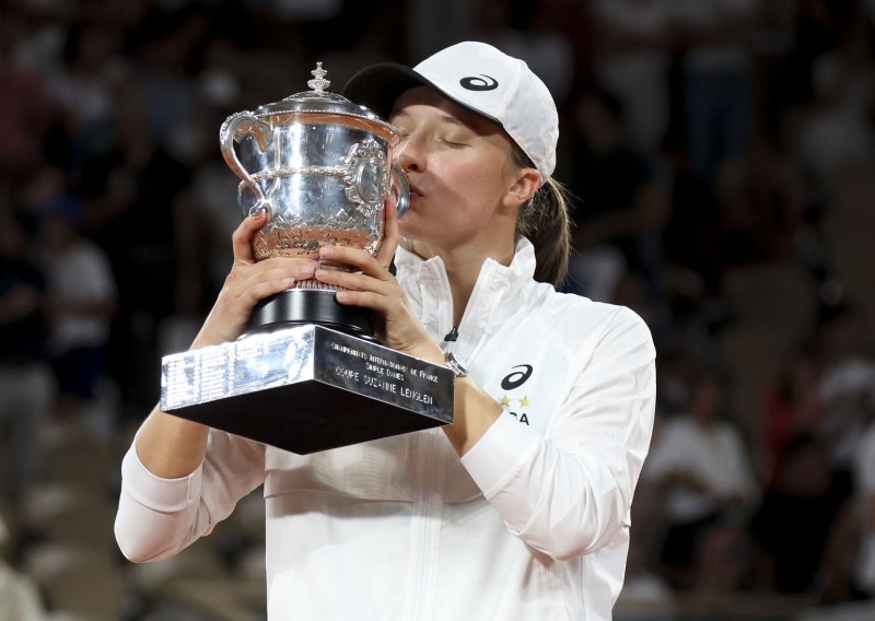 Najbolja tenisačica svijeta osvojila Roland Garros pa u suzama održala govor o kojem bruji cijeli svijet; jedino se Putinu to nije dopalo