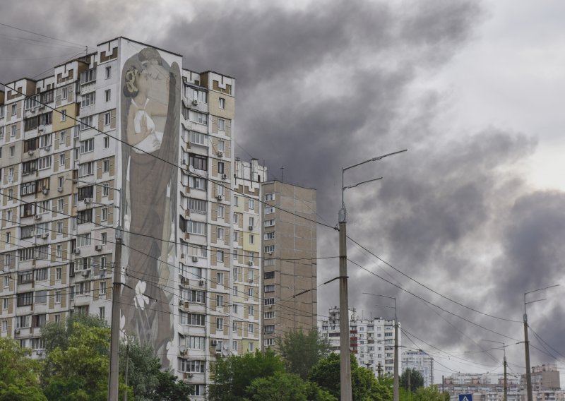 Napad na Kijev: Ukrajinci tvrde da je pogođen vrtić, Rusi da su uništili centar za vojnu obuku