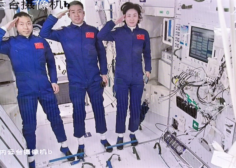 Kina uspješno poslala troje astronauta na svemirsku stanicu u izgradnji