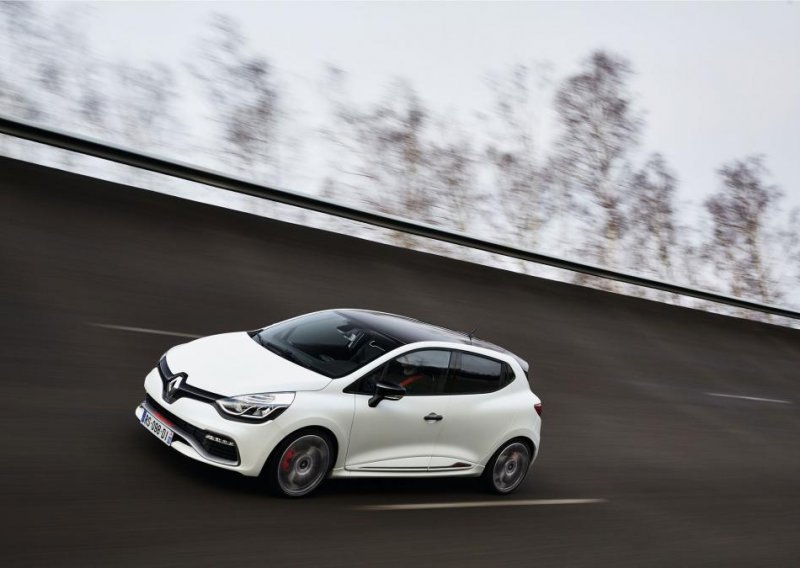 Stiže novi nabrijani Renault Clio - RS 220 Trophy