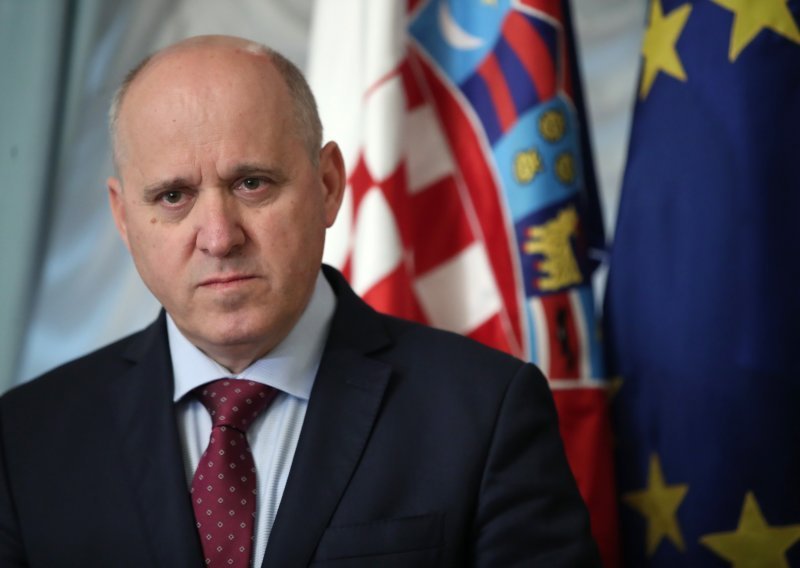 Bačić: Opskrba naftnim derivatima u Hrvatskoj je sigurna, ministra Filipovića su u to uvjerili svi bitni igrači u naftnoj industriji