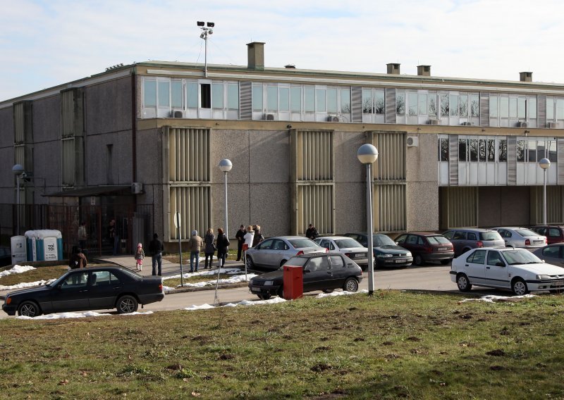 Umirovljenom antikorupcijskom policajcu iz Osijeka određen jednomjesečni istražni zatvor, jedna od optužbi je primanje mita