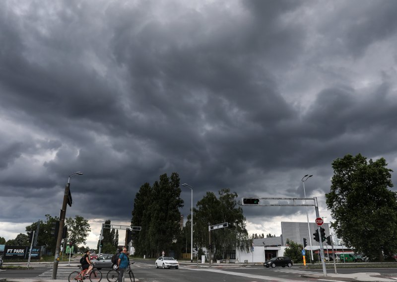 I danas će biti vjetra, pljuskova i grmljavine - temperatura ide do 26 celzijevaca