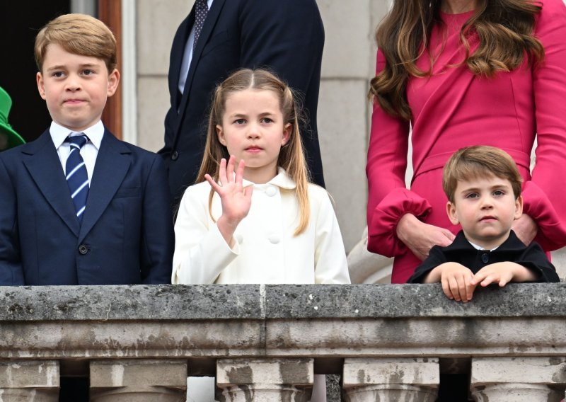[VIDEO] Ovo je urnebesno: Pogledajte reakciju princa Georgea na nepodopštine mlađeg brata