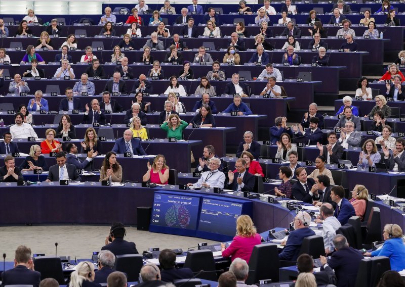 Burna rasprava u Europarlamentu: Zabrana pobačaja u SAD-u bila bi tragedija za žene u cijelom svijetu