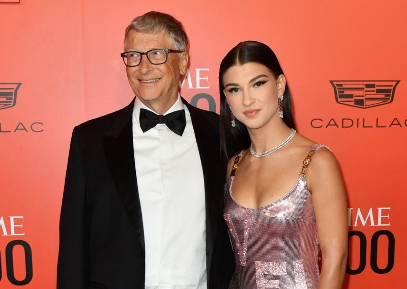 Svi su gledali samo u nju: Bill Gates stigao na crveni tepih s kćeri koja je oduševila ljepotom i stajlingom bez mane