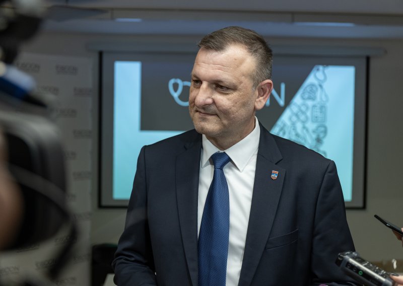 Na osobni zahtjev razriješen predsjednik Upravnog vijeća KBC-a Osijek