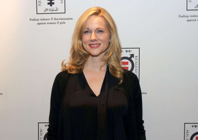 Glumica Laura Linney dobila sina