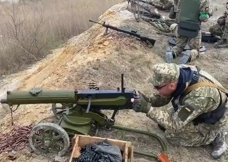 [VIDEO/FOTO] U obrani od ruske agresije Ukrajinci koriste i muzejske primjerke strojnica, pogledajte koje
