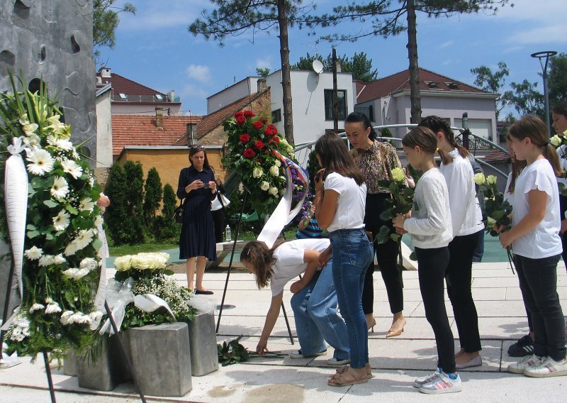 U Slavonskom Brodu odana počast djeci poginuloj u Domovinskom ratu