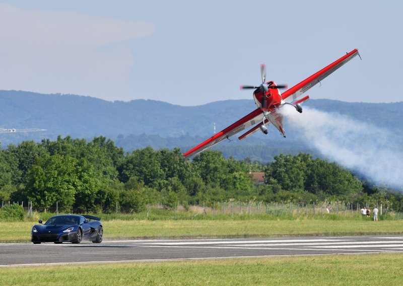 [VIDEO/FOTO] Ovako to izgleda kad akrobatski pilot leti iznad Nevere i to - naopačke