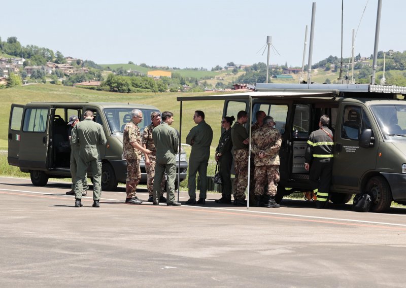 Italija locirala srušeni helikopter, poginulo svih sedmero putnika: 'Sve je izgorjelo'