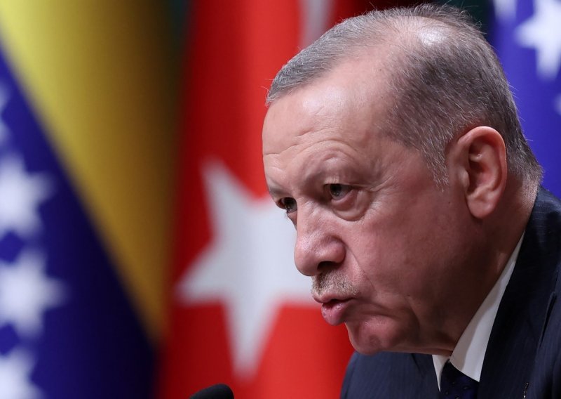 Erdogan se sastaje s čelnicima Finske i Švedske, razgovarat će o turskoj (de)blokadi kandidature tih dviju zemalja za članstvo u NATO-u