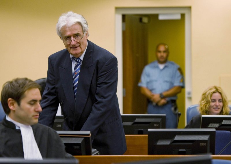 Karadžić: Ili mi sudite pravedno, ili me oslobodite