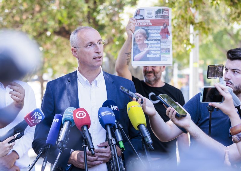 [FOTO] Kandidat Puljkove stranke povukao se iz politike zbog afere s maloljetnicom: 'Znamo tko stoji iza ovoga'