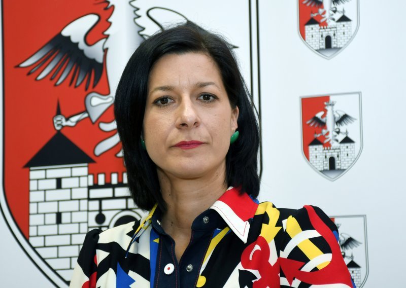 Gradonačelnica Petrinje: Dumbović je želio rasprodati cjelokupnu gradsku imovnu