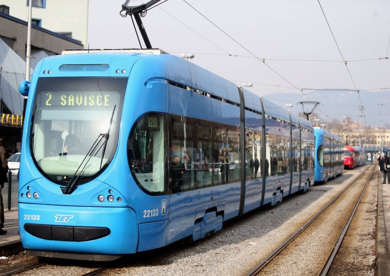 Završen očevid zbog sudara na raskrižju Držićeve i Branimirove, tramvaji voze normalno