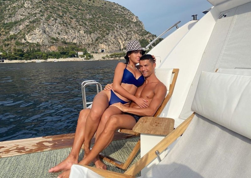 Prvi obiteljski odmor s novom bebom: Cristiano Ronaldo i Georgina Rodriguez otišli na ljetovanje