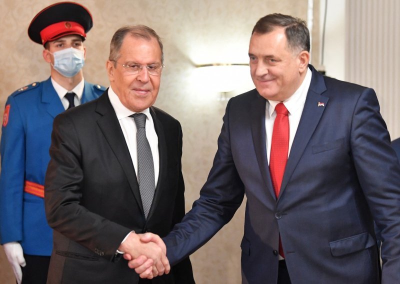 Lavrov se zahvalio Dodiku: Ima mnogo onih koji žele da se uruši prijateljstvo Republike Srpske i Rusije