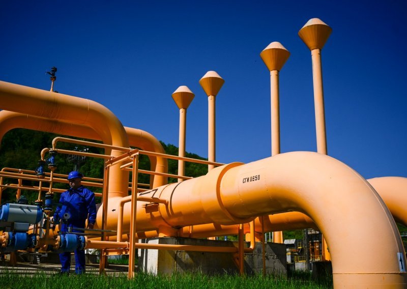 Ruski Gazprom smanjene isporuke plina Europi obrazložio višom silom, sve kako ne bi platili odštete