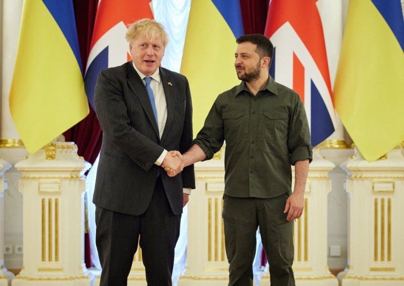[FOTO] U potpunoj tajnosti Boris Johnson stigao u Kijev i sastao se sa Zelenskim