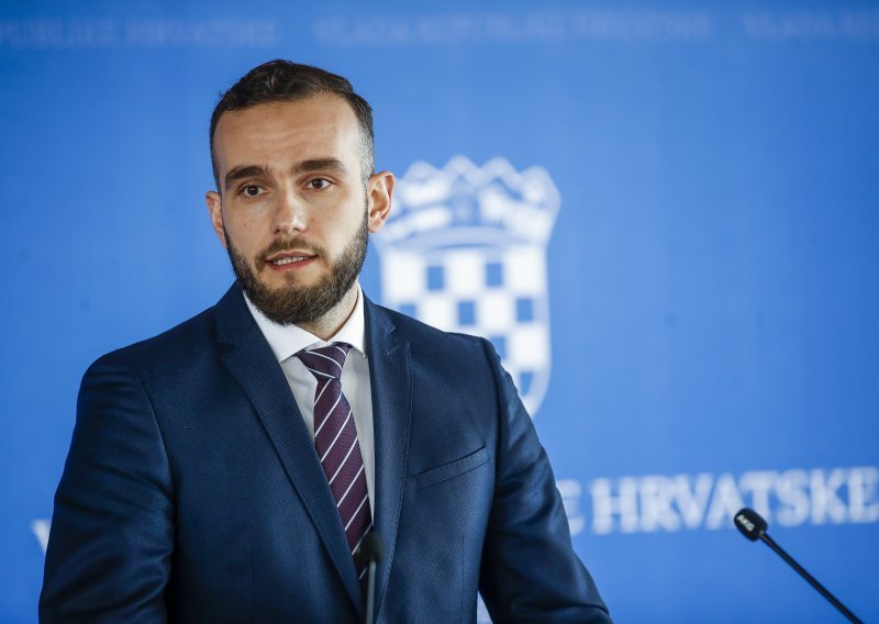 Bivši ministar Aladrović poslijepodne na ispitivanju u Uskoku zbog pogodovanja pri zapošljavanju