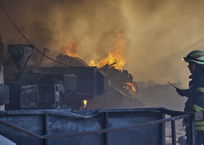 [FOTO] Novi žestoki napadi: Najmanje 20 ubijenih civila u ruskom raketnom napadu na središnju Ukrajinu