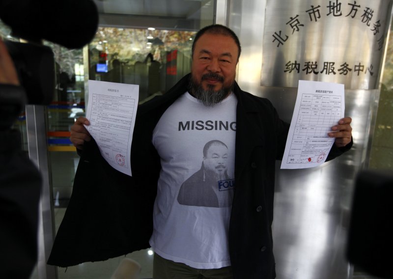 Ai Weiweiju napokon vratili pasoš, no ne može do radne vize