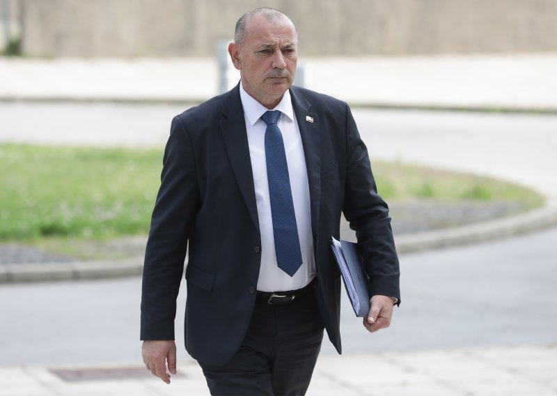 Ministarstvo branitelja: Laž je da je Medved napravio skandal pozivanjem ministra Božinovića i naložio da se policajci kazne