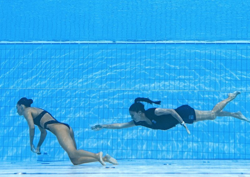 [FOTO] Šokantne scene iz bazena sa Svjetskog prvenstva: Plivačica je prestala disati: Morala sam skočiti, bojala sam se...