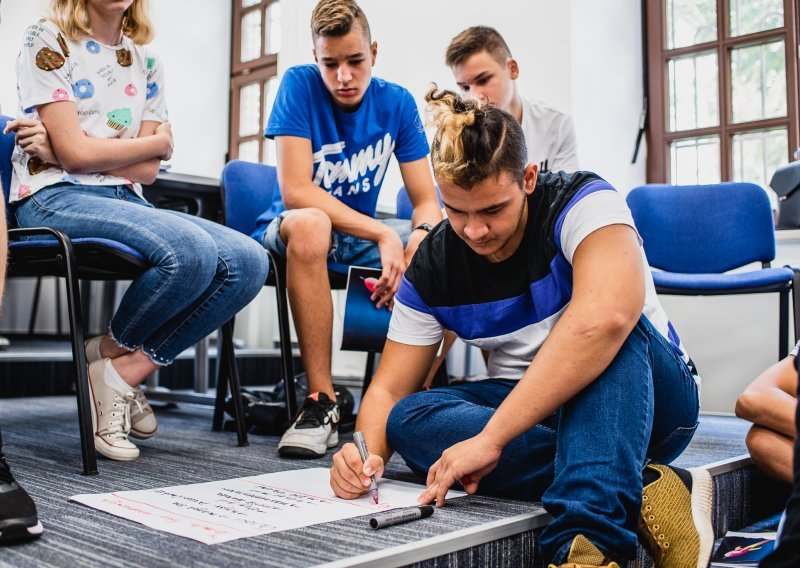 Vraća se Innovation Academy, besplatna ljetna škola za srednjoškolce s programima iz robotike, programiranja i digitalnog marketinga