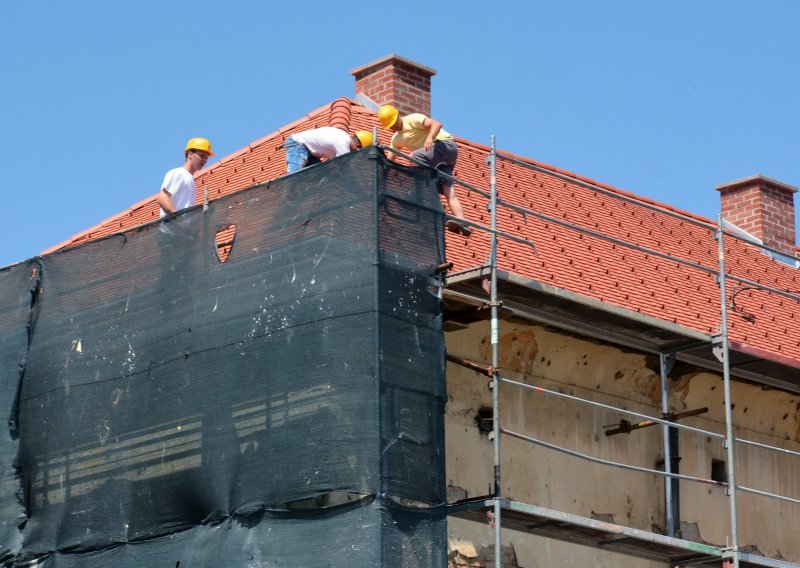 Hladan tuš: Ove godine ništa od natječaja za energetsku obnovu kuća, odgađaju se projekti obnove fasada i zamjene stolarije