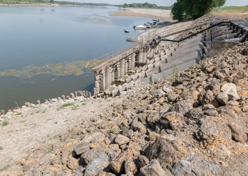 Italija proglasila izvanredno stanje u sjevernim regijama pogođenima sušom, vodostaj rijeke Po najniži u 70 godina