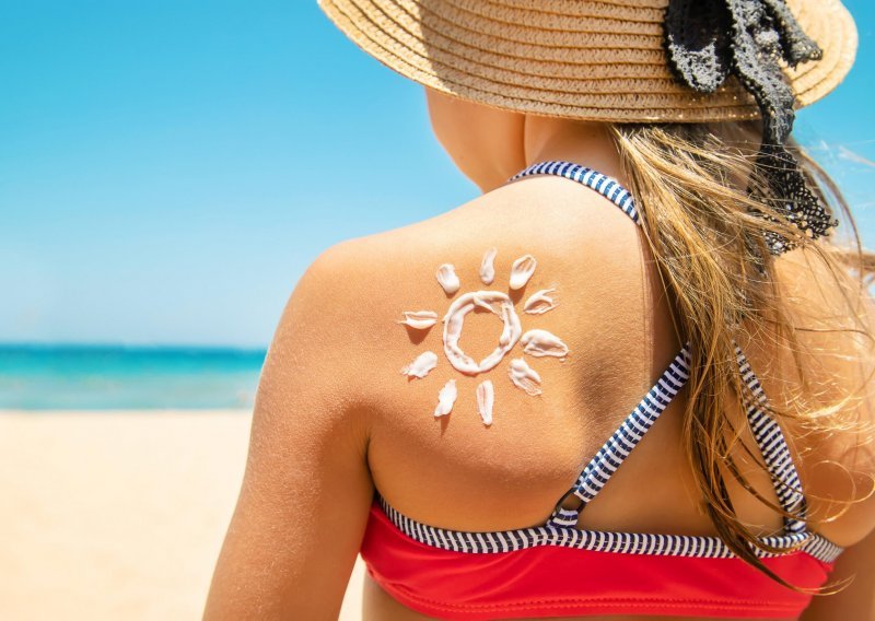 Stručnjakinja upozorava: Dječja igra u vrijeme najjačeg sunčevog zračenja može biti jednako opasna kao i pri boravku na plaži